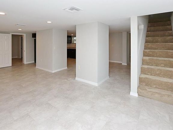 5th image of 3210 E Comanche Ave