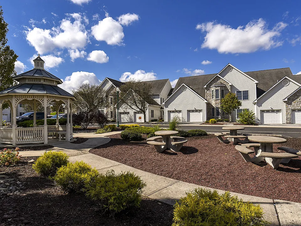 Springhouse Townhomes