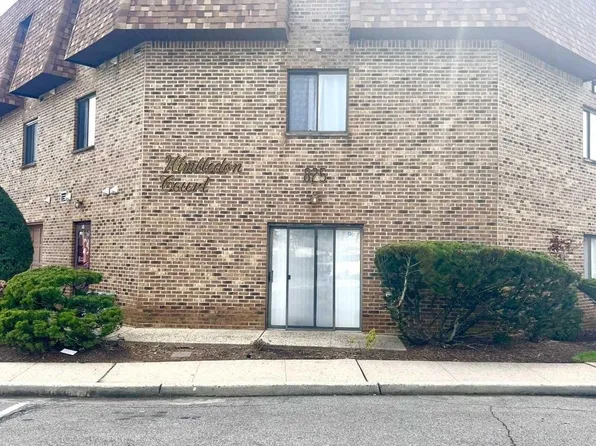 825 Riverside Ave APT 101, Lyndhurst, NJ 07071