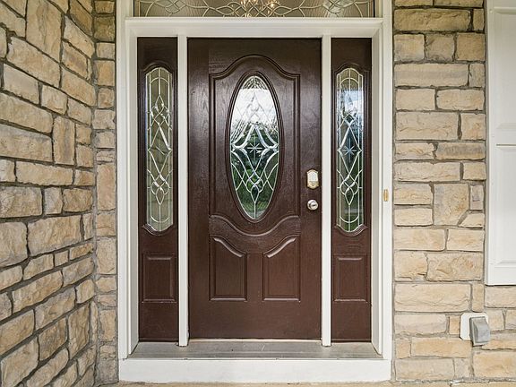 4th image of 8616 Maple Leaf Ct