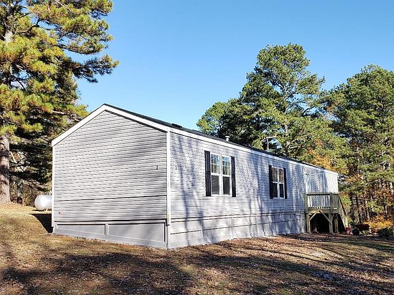 Large yard with plenty of space (Yard maintenance is INCLUDED in your rent).