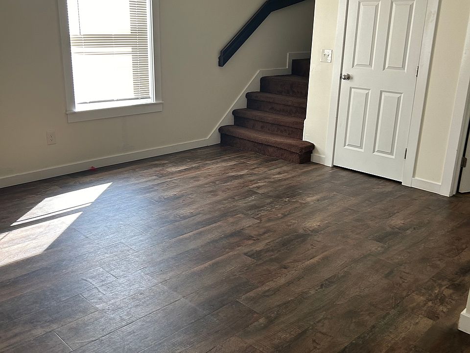 1st image of 819 N Summit St