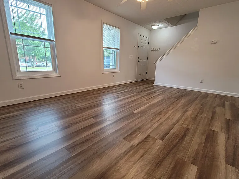 160 2nd St #110 — Photo 11