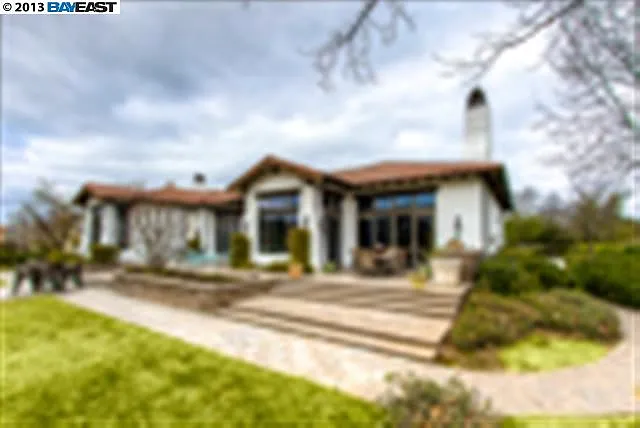 3083 E Ruby Hill Dr photo 1