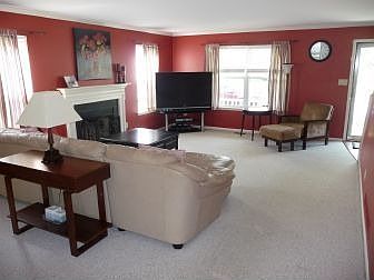 3rd image of 323 Nicholas Ct