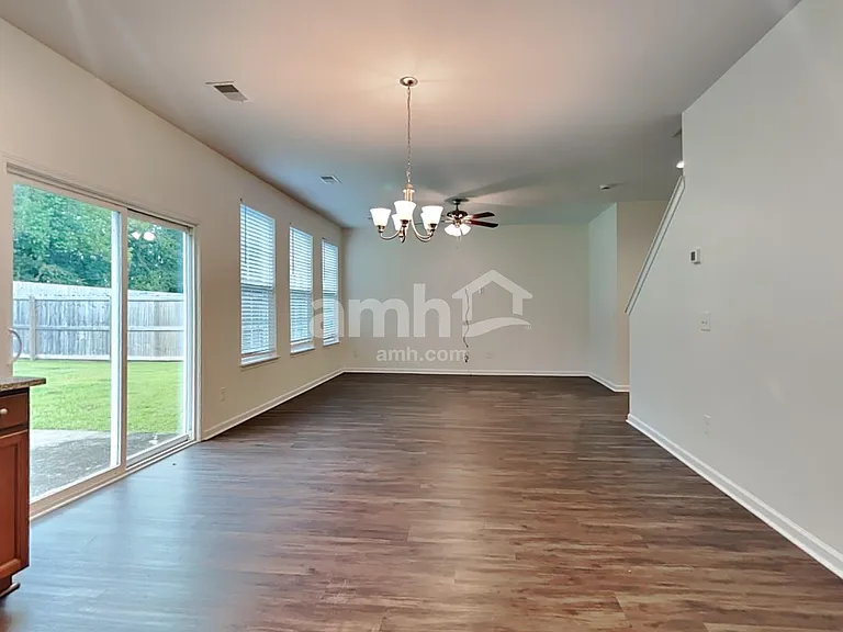 1360 Hermitage Ln — Photo 4