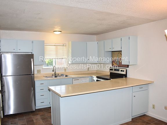 5th image of 640 Dittmar Way