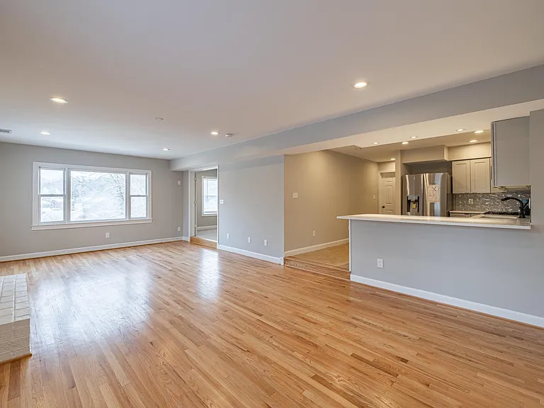 900 N Madison St #1 — Photo 8