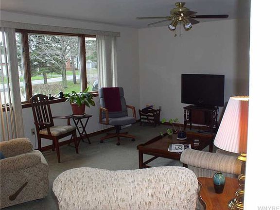 5th image of 49 Greenmeadow Dr