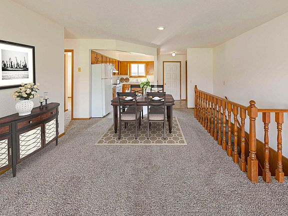 3rd image of 6841 Arbor Heights Dr