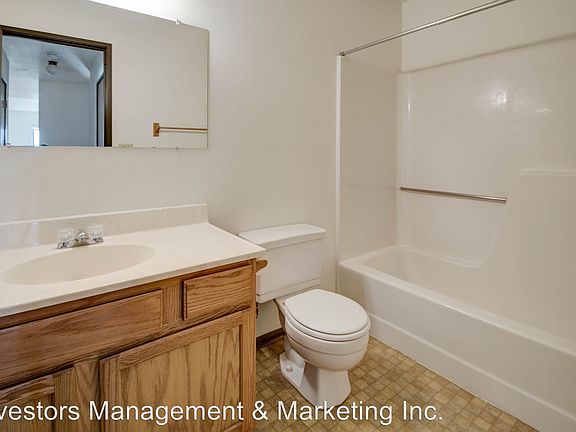5th image of 1112 32nd Ave SW APT 305
