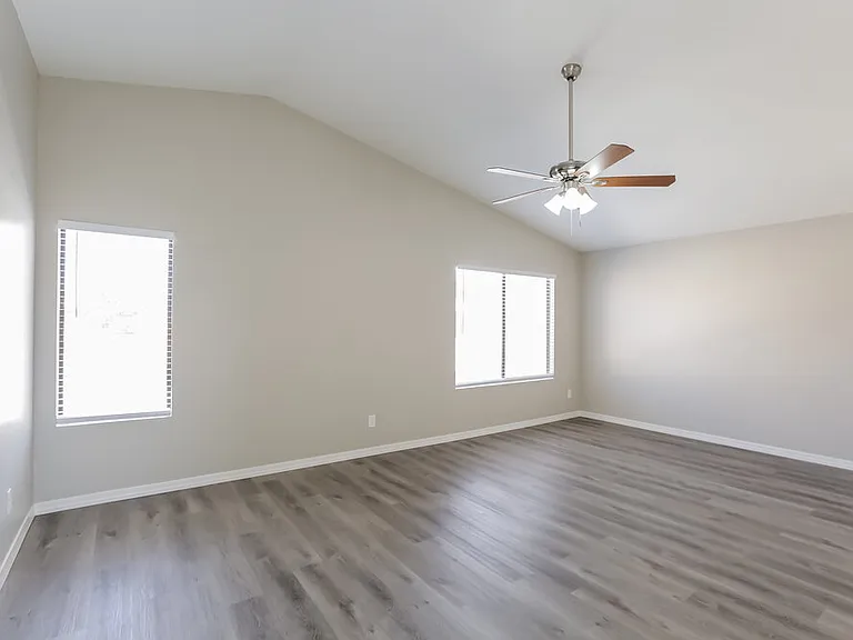 18421 N 44th Pl — Photo 10