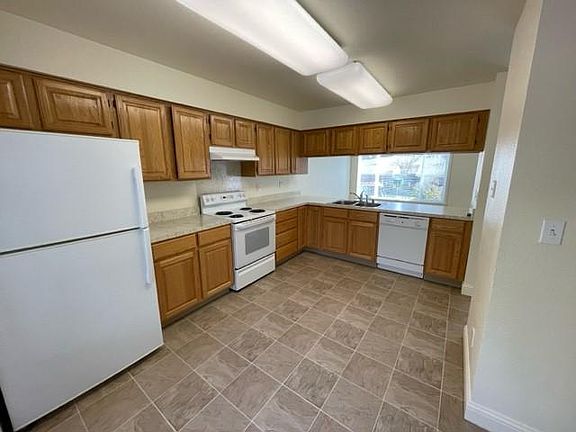 4th image of 5930 Point Evans Ct #1
