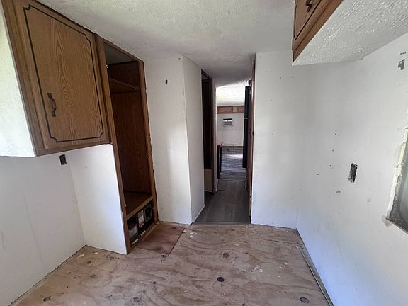 5th image of 4115 Aurora Rd #22