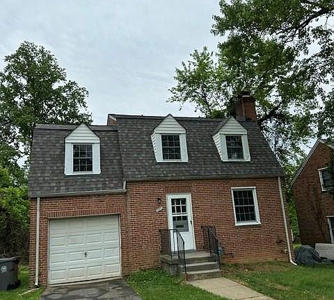 5th image of 220 Blandford St