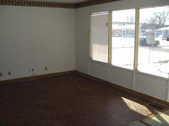 3rd image of 2629 Shirley Dr
