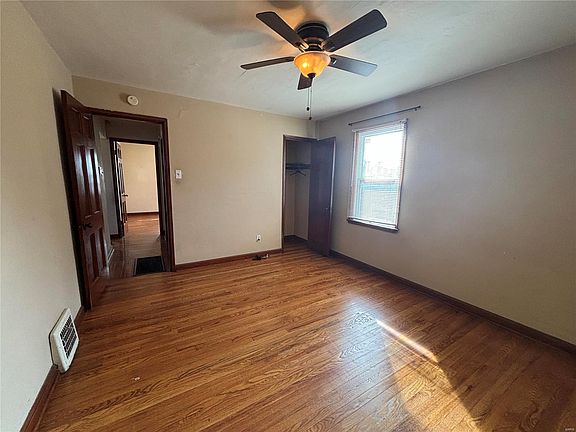 3rd image of 7436 Chandler Ave