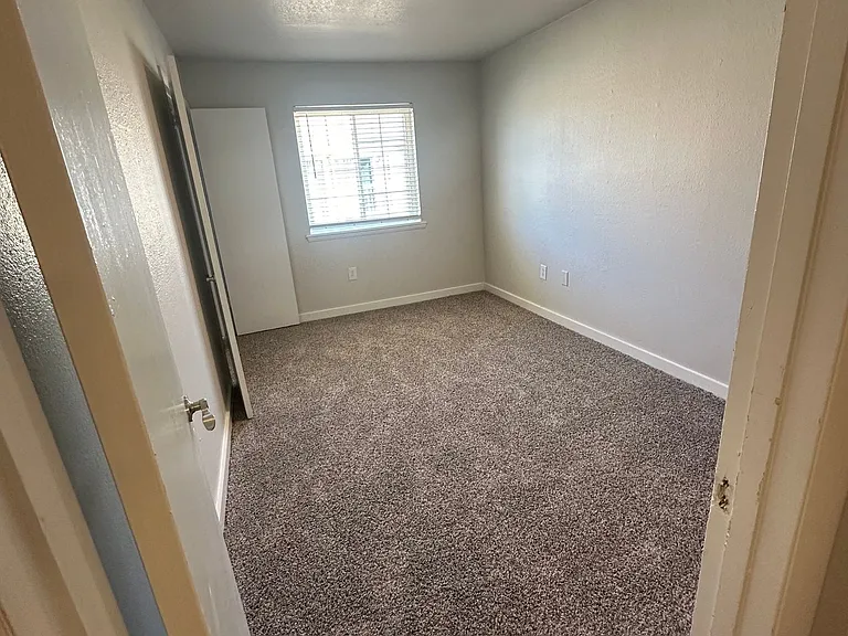 Regency Point Luxury Apartments — Photo 100