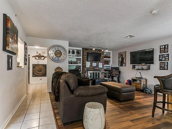 4th image of 2529 W Hefner Rd