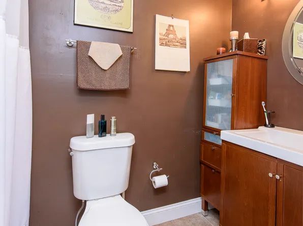 6 Flintlock Ln, Chesterbrook, PA 19087