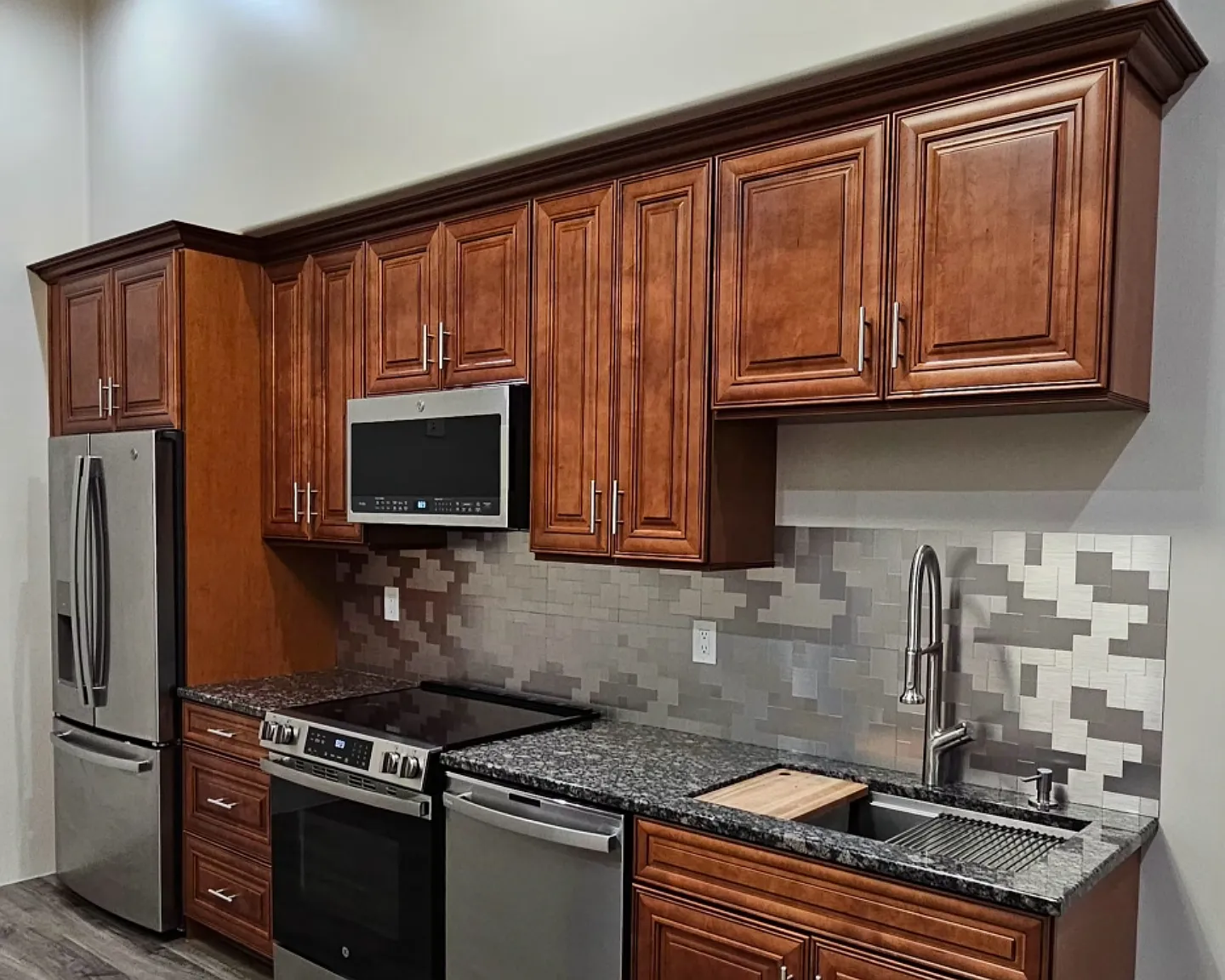3 bed, 1600 sqft, $3,650 — Photo 1