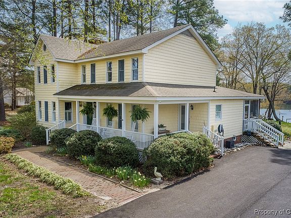 5th image of 403 Moores Creek Dr