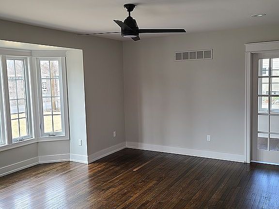 4th image of 187 Barton Dr