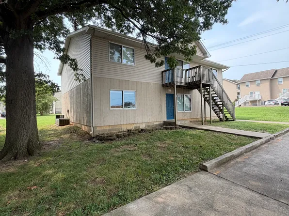 1205 E Grand Ave APT I, Carbondale, IL 62901
