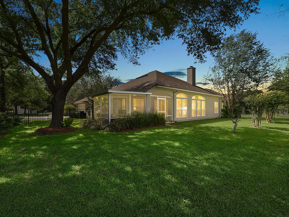 1st image of 282 Edgewater Branch Dr