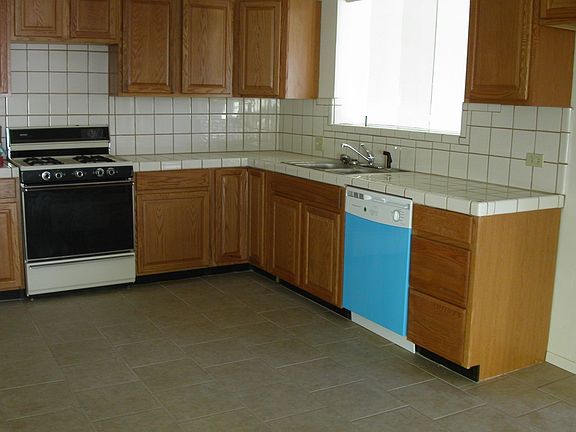 Kitchen / Tile floors-Counters