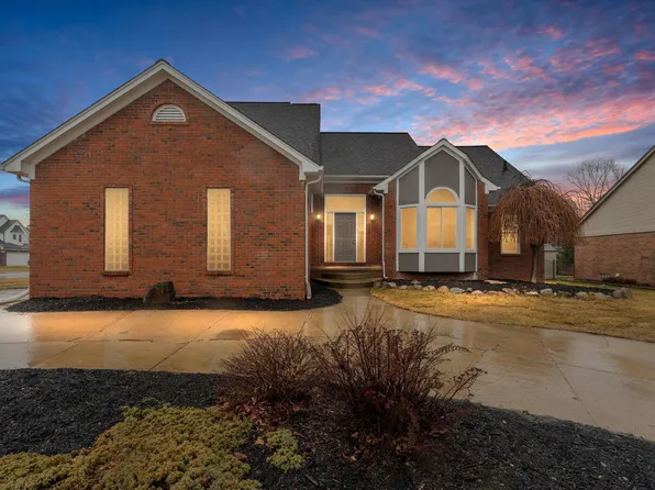 47983 Sage Dr, Macomb, MI 48044