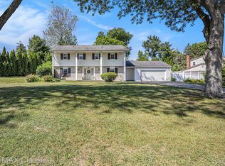 1925 Dawn Ridge Rd, Commerce Township, MI 48390