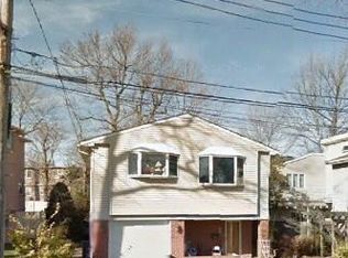 93 Tarring St, Staten Island, NY 10306