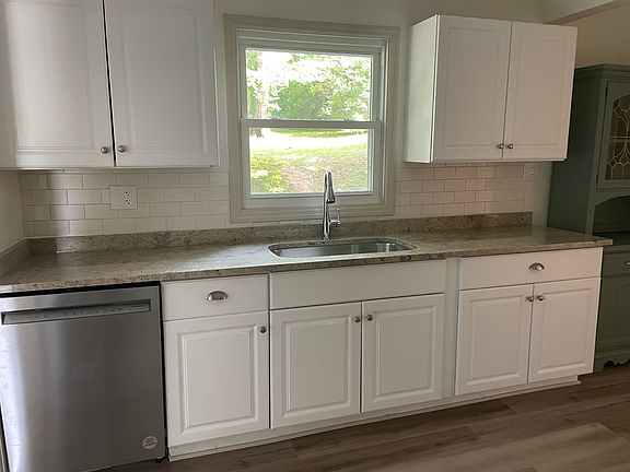5th image of 1408 Bluebird Dr