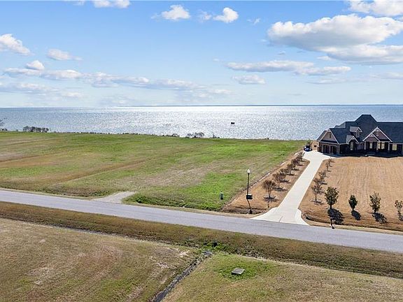 3rd image of 136 Bald Eagle Pointe Dr
