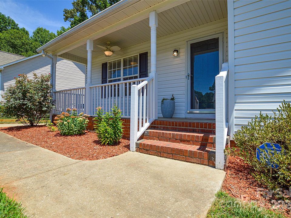 1st image of 725 Golden Bell Dr #44