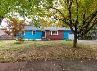 34 Parmalee Dr, Hamden, CT 06514