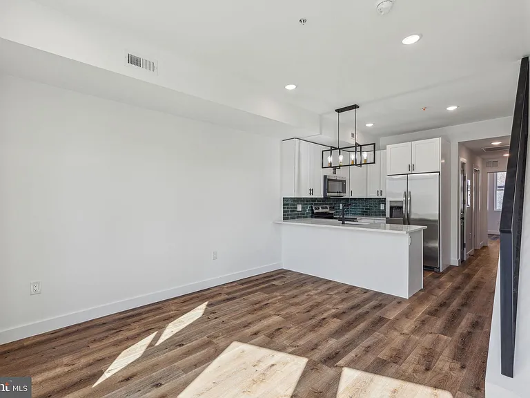 415 W York St #2 — Photo 5