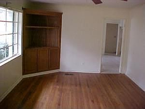 2nd image of 109 Victoria Dr