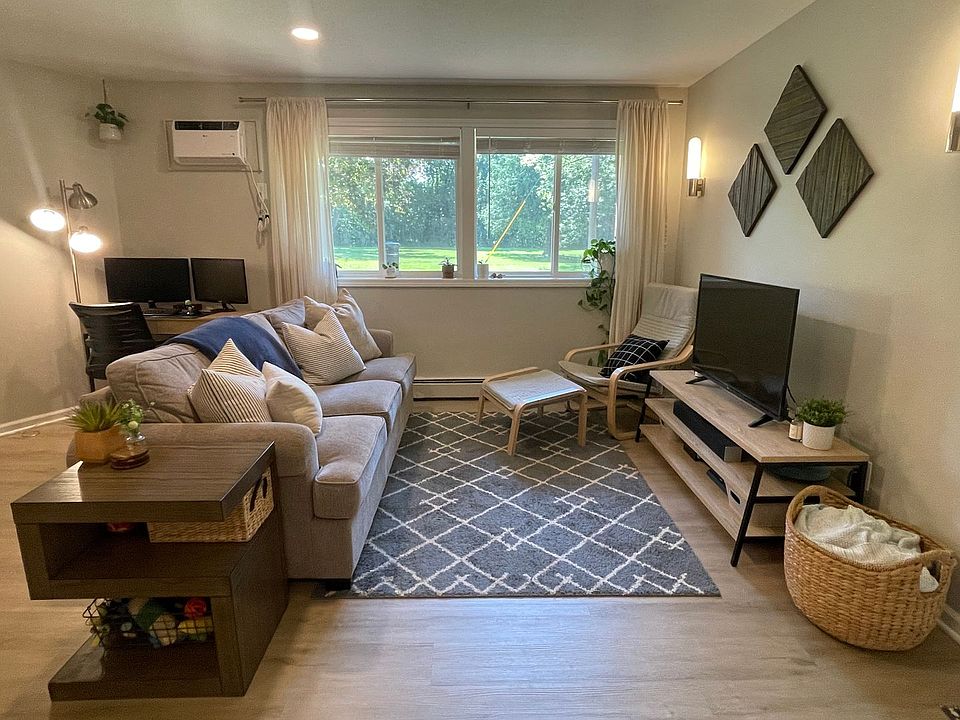 1st image of 105 Dean Ave E #2