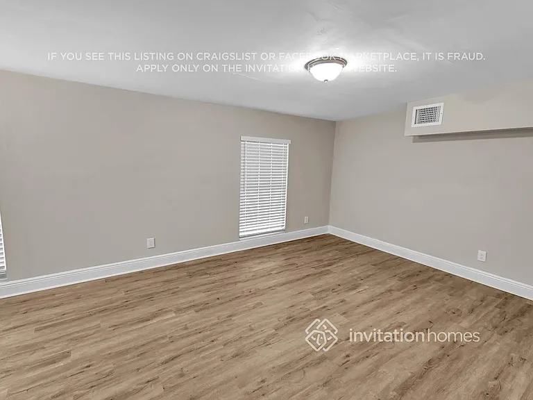 330 Washington Ave — Photo 12