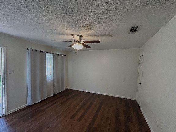 3rd image of 412 Juniper St