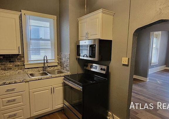 3rd image of 224 Spruce St APT 1