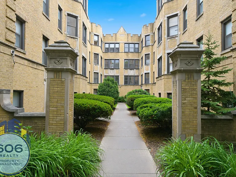 The Flats on Damen — Photo 10