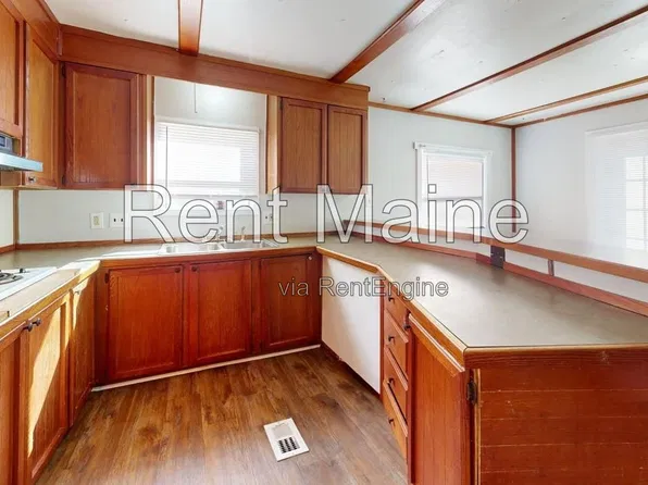10 Goodwin Loop, Dover Foxcroft, ME 04426