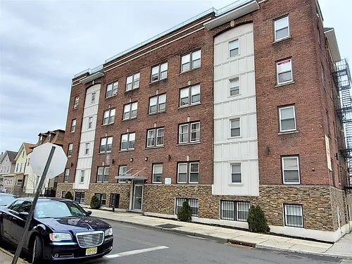 37 N Burnett St #1A Photo 1 37 N Burnett St #1A Photo 1