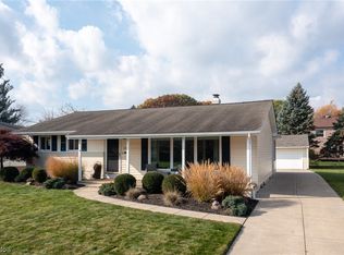 3950 Higley Rd, Rocky River, OH 44116