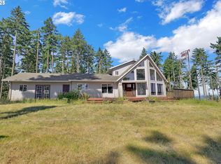 1979 Pleasant View Dr, Cottage Grove, OR 97424