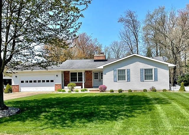 1st image of 611 Barberry Ave