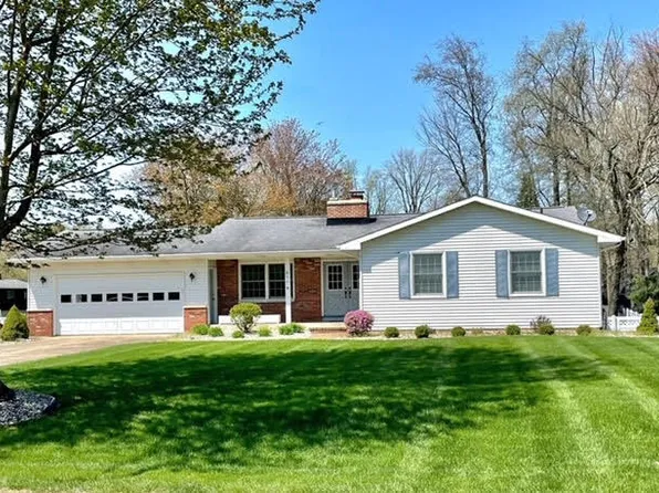 611 Barberry Ave, Portage, MI 49002
